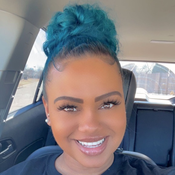 Meet your Posher, Christina - Picture 7 of 14